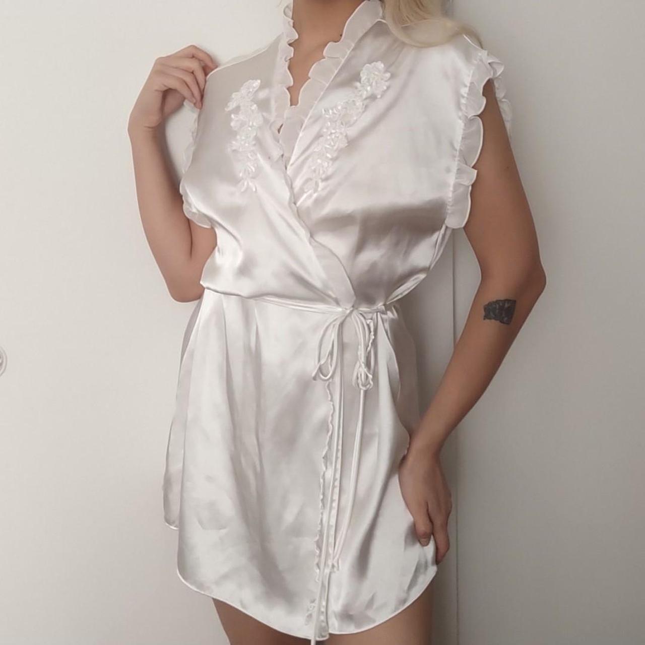 Linea Donatella Women's White Robe (3)