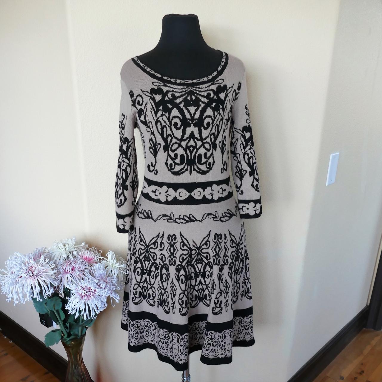 Taylor Knit Tan/Black Dress Size M A stunning 3/4... - Depop