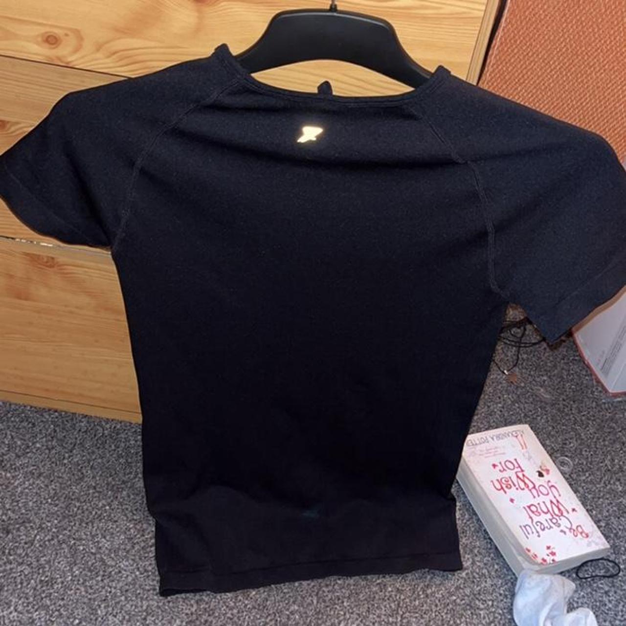 Primark fitted workout shirt size medium worn a few... - Depop