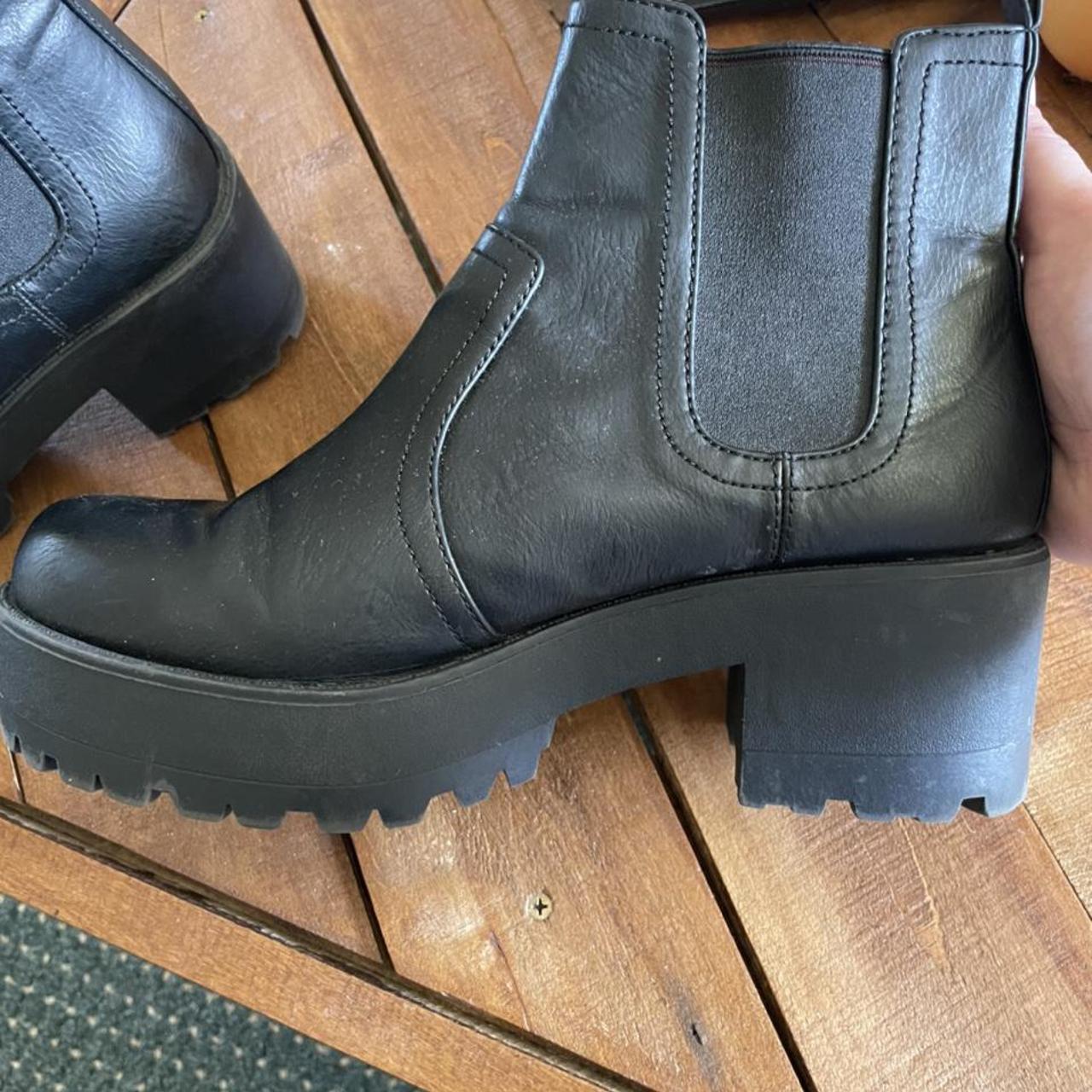 lipstik platform boots