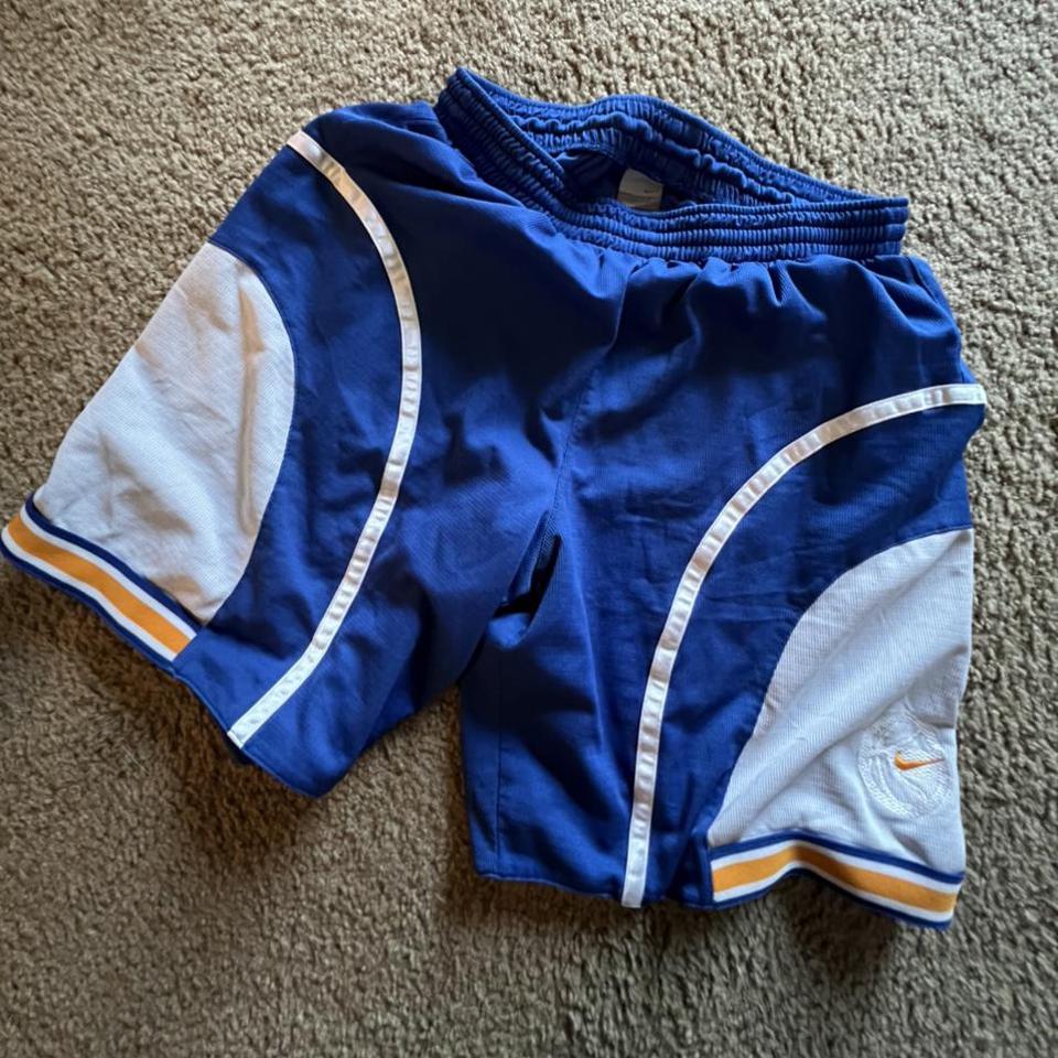 Y2K NBA CHICAGO BULLS NIKE BASKETBALL SHORTS in - Depop