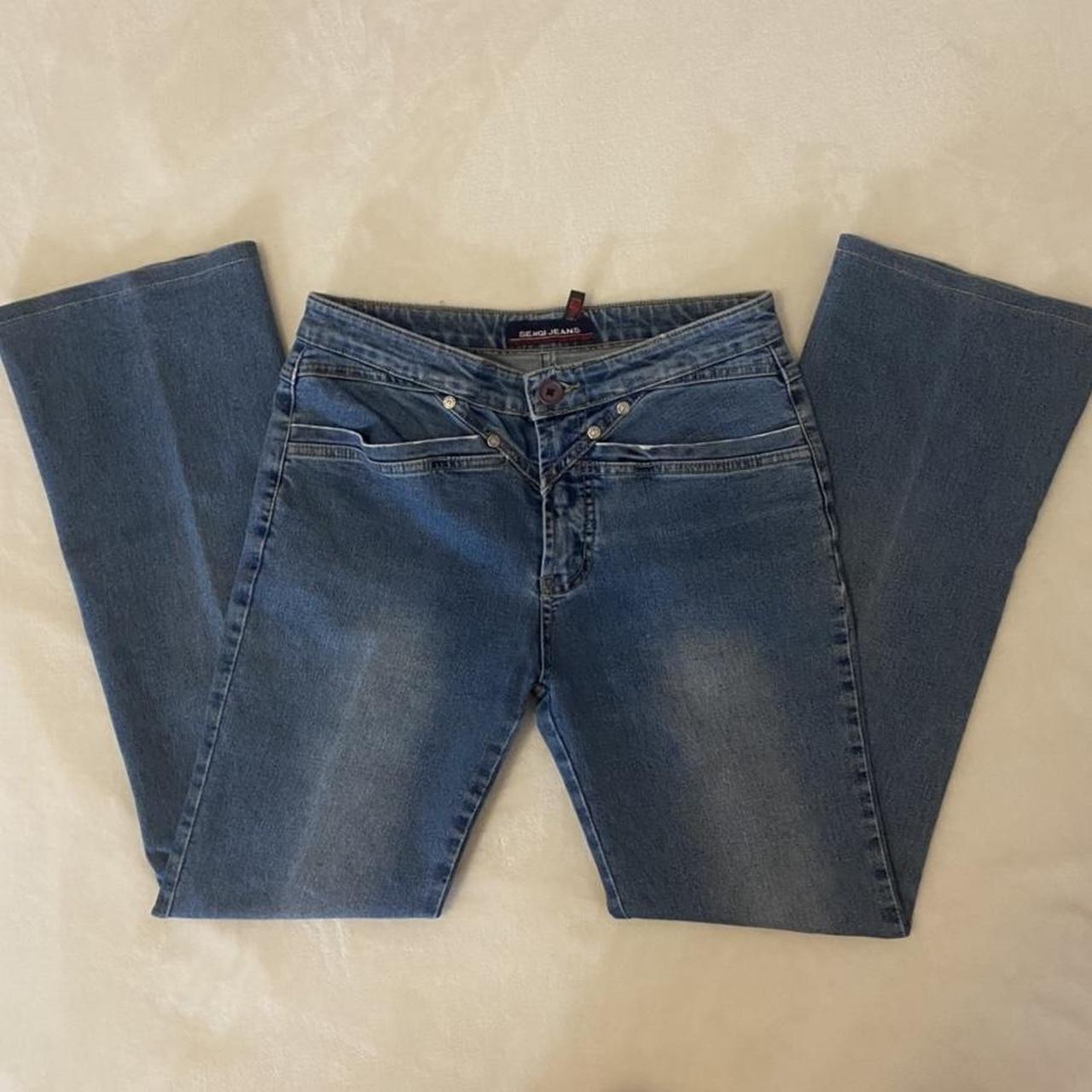 Super cute mid rise flare jeans there in perfect... - Depop