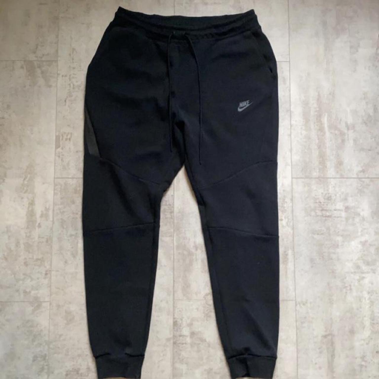 nike tech fleece joggers old season
