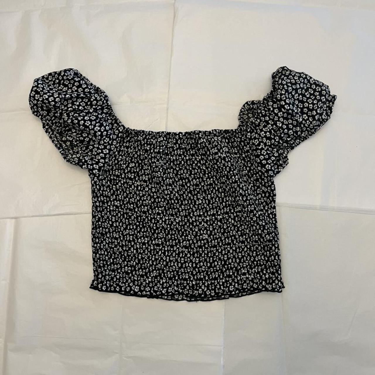 Product Image 2 - Seed puff sleeve cropped shirt
Size