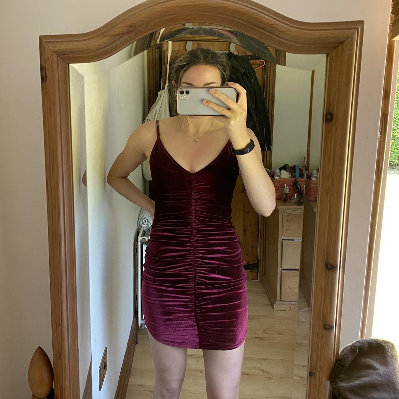 Burgundy ruched dress best sale