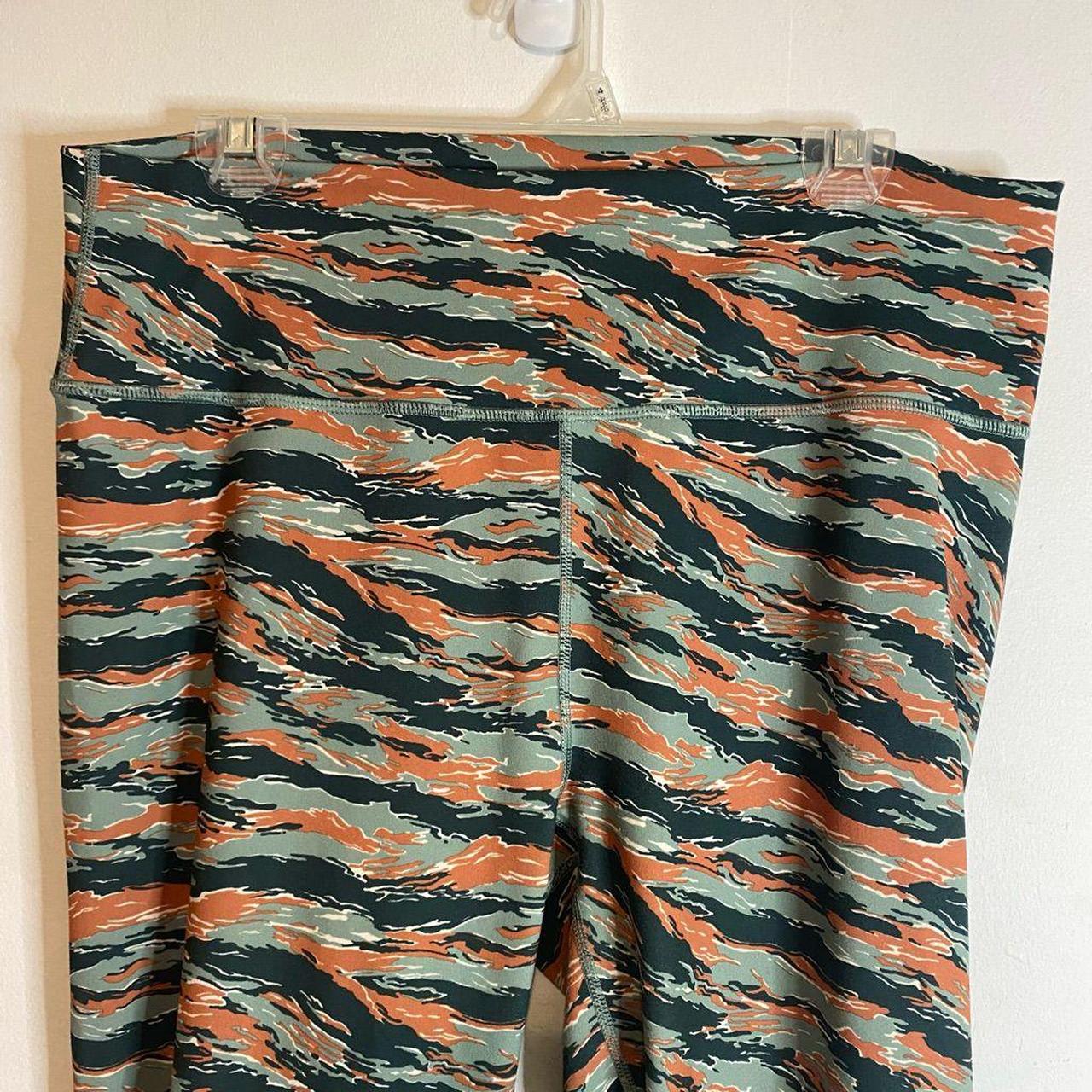 Product Image 3 - Fabletics Women’s High-Waisted Printed Powerhold