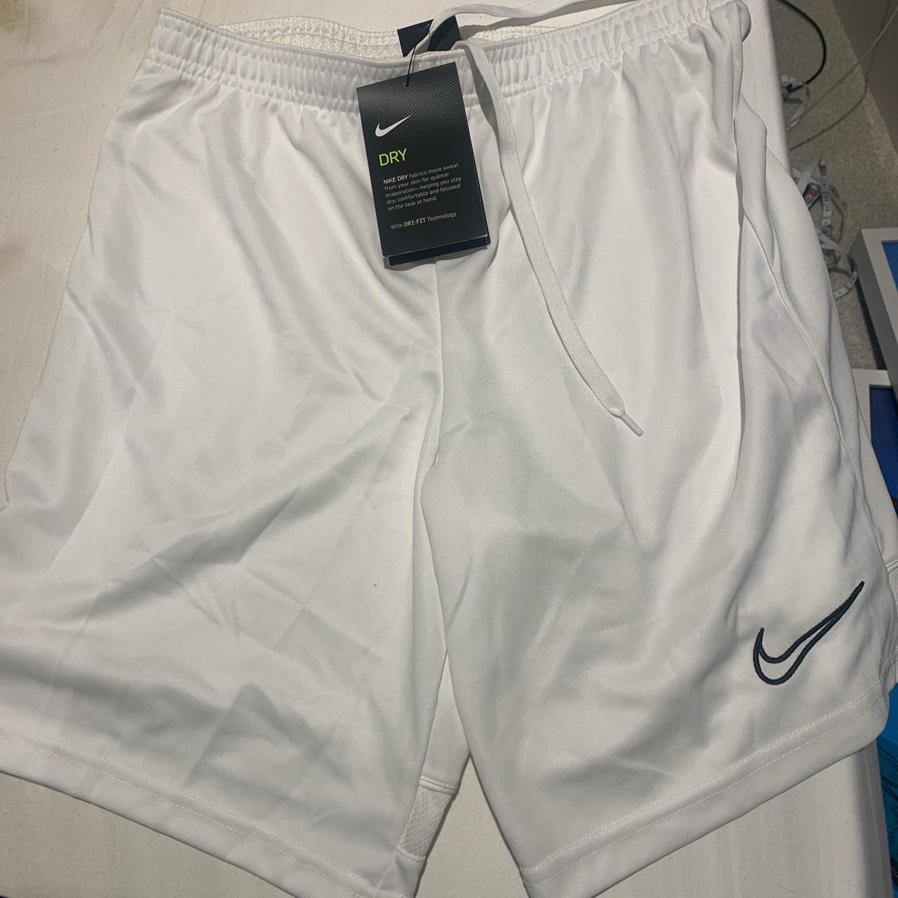 nike shorts size small