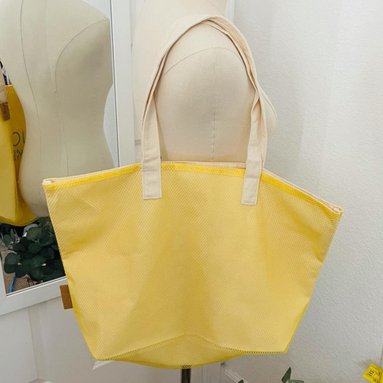 Clarins Women's Yellow Bag (3)