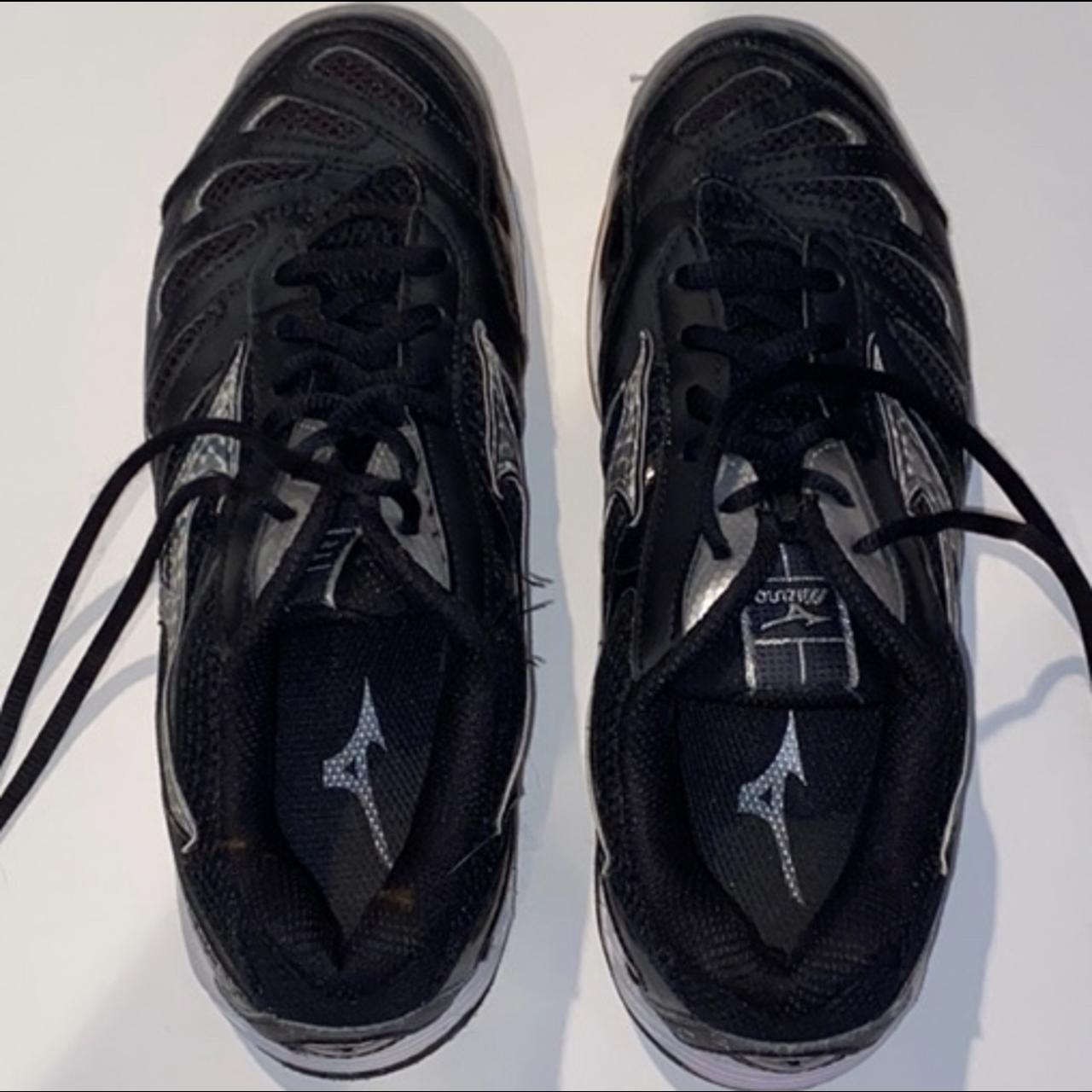 Mizuno Women's Black and Silver Trainers