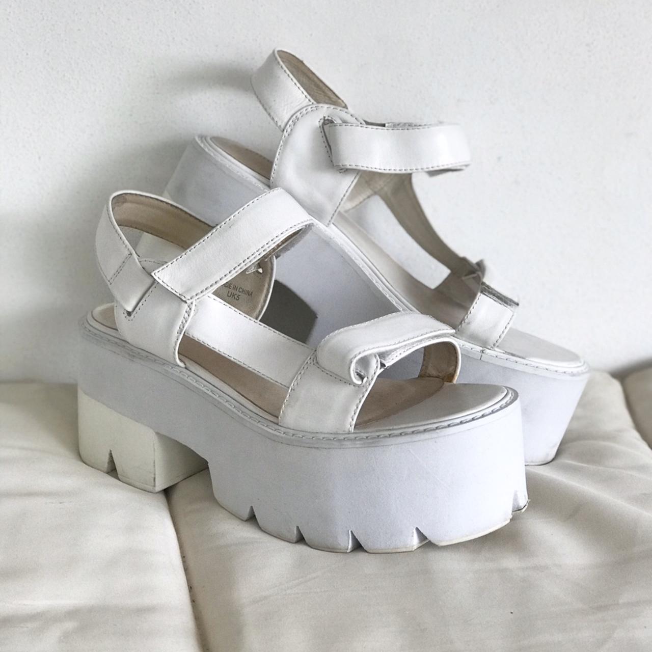 Questi bellissimi sandali firmati #JeffreyCampbell... - Depop