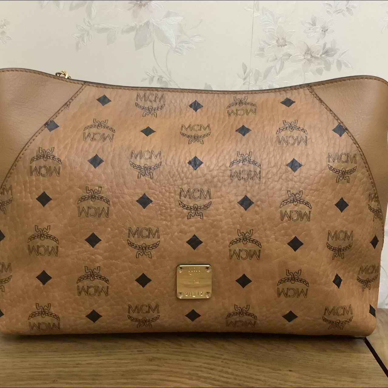 Mcm medium outlet hobo