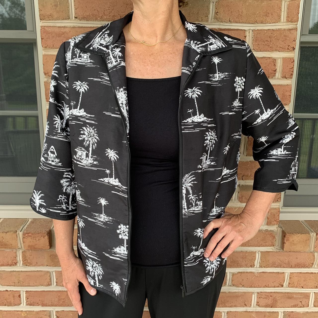Product Image 1 - Silk jacket that is lined