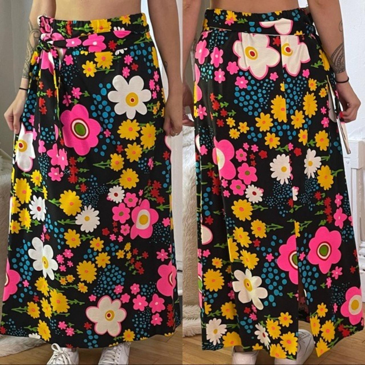 Product Image 1 - Vintage Floral Skirt Size 16
Excellent