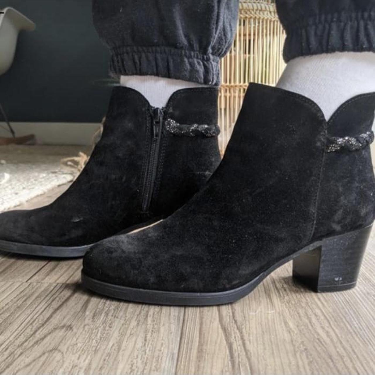Leather black boots - Depop