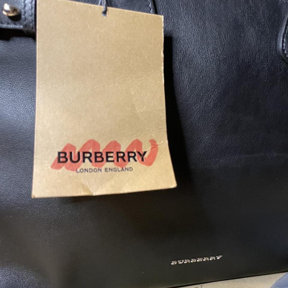banner real burberry bag message before buying - Depop
