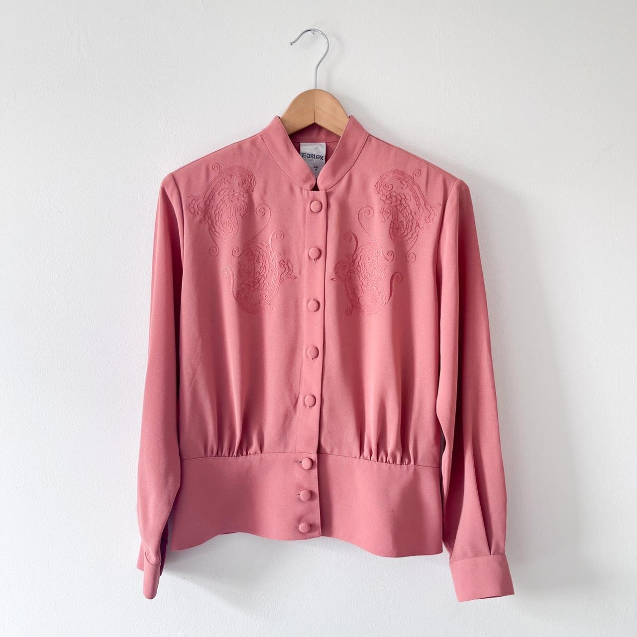 Cute vintage dusty pink blouse with embroidery in a... - Depop