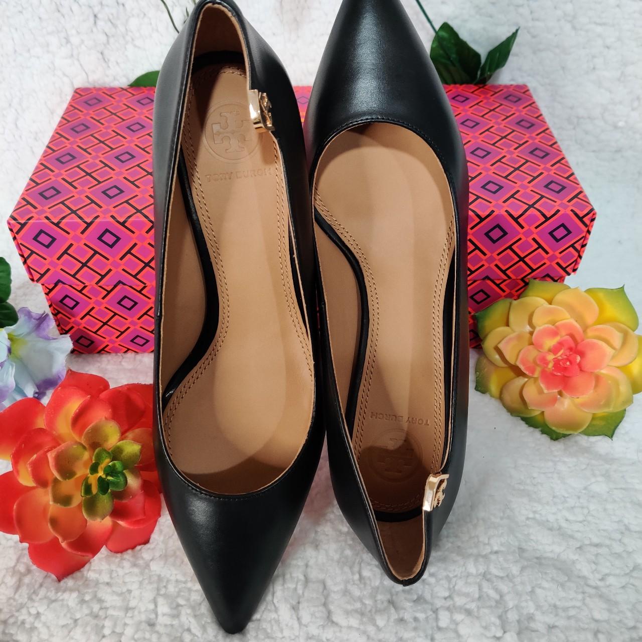 Elizabeth pump hot sale tory burch