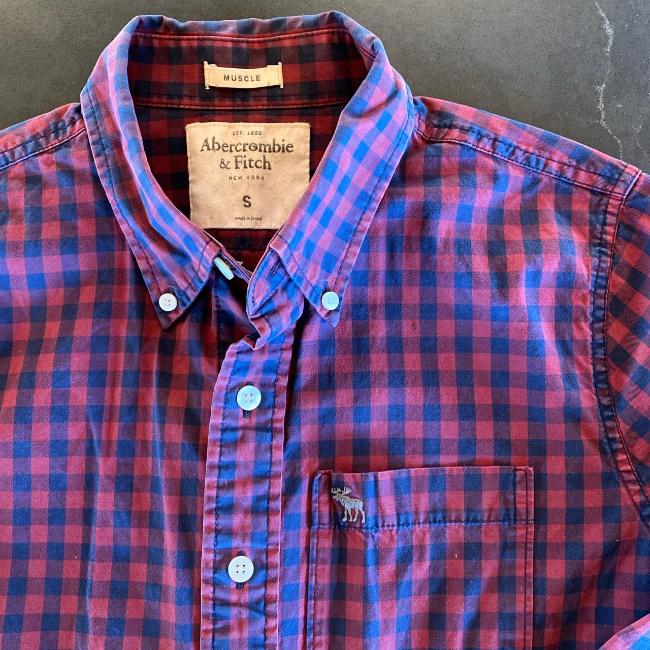 Abercrombie & Fitch Men's Blue and Red Shirt