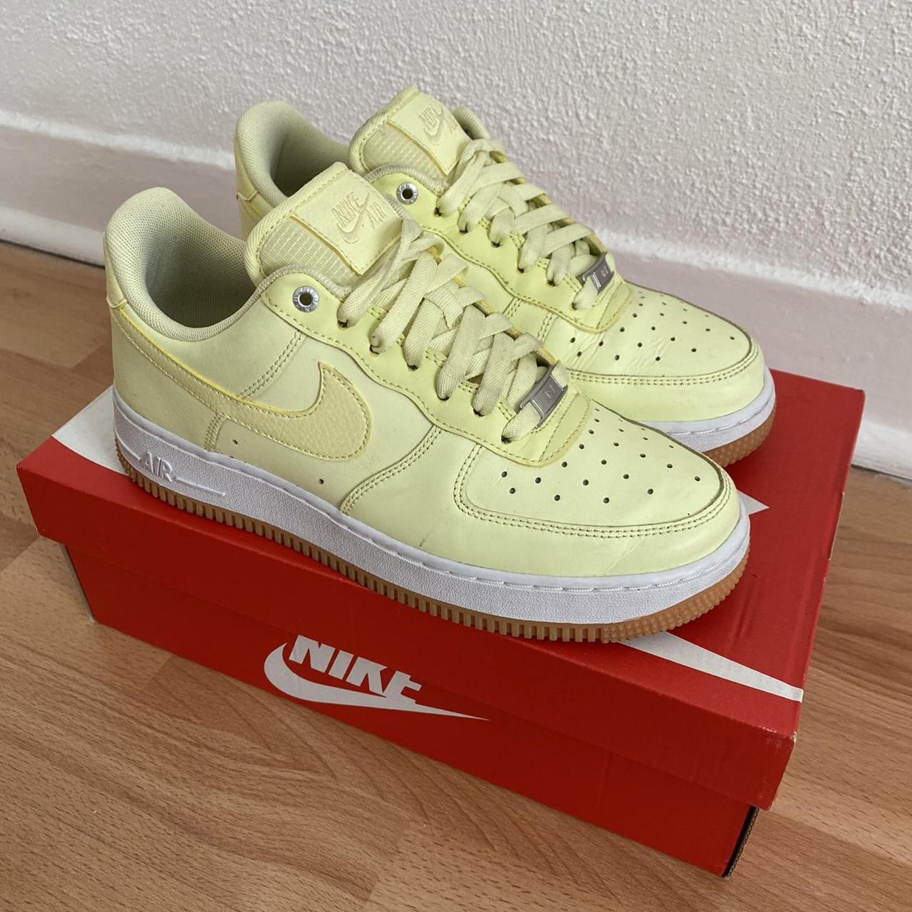 Nike Women's Yellow Trainers Depop