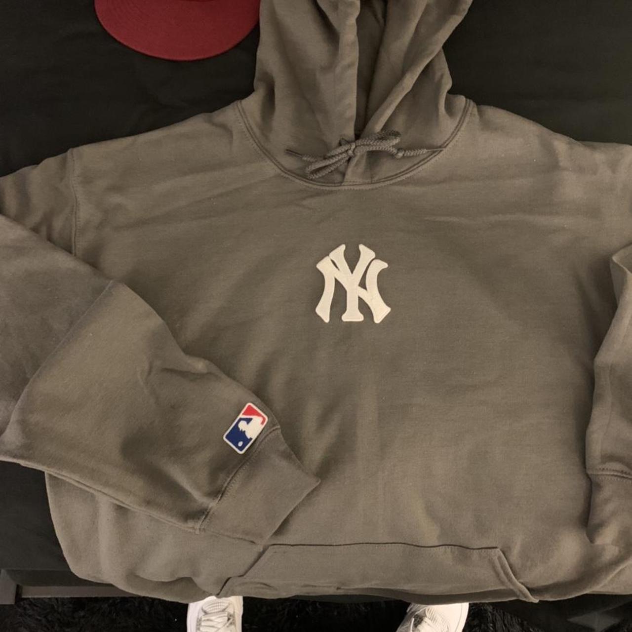 Vintage Yankees hoodie Size L Some fading near - Depop