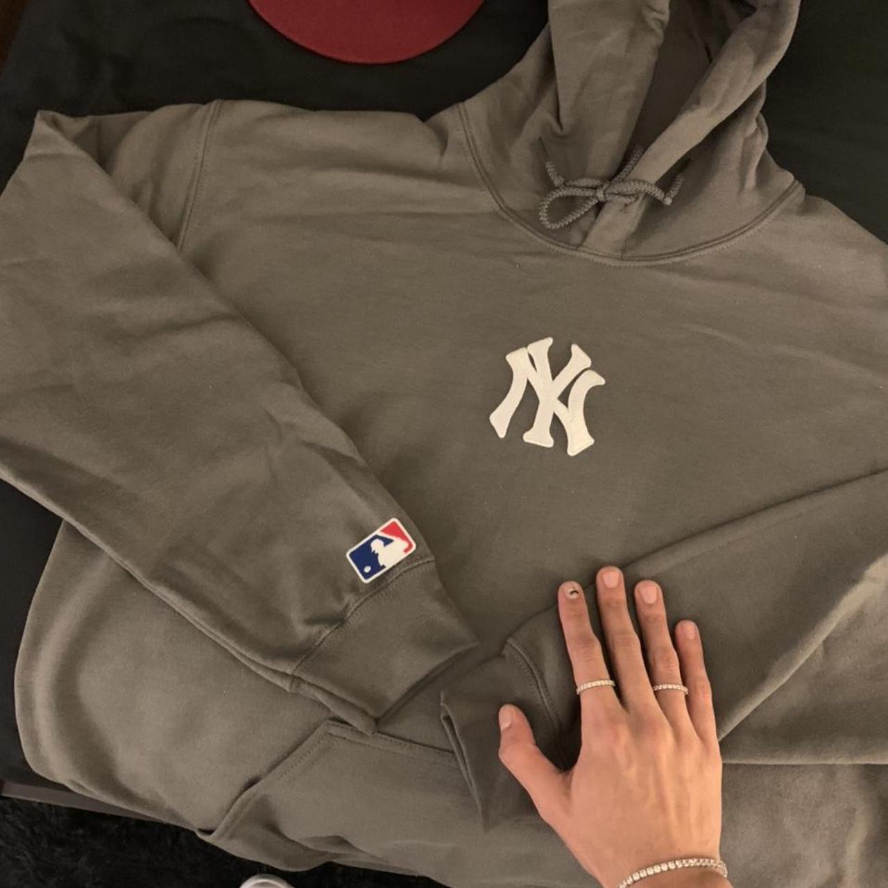 2000 New York Yankees Playoffs hoodie (perfect - Depop