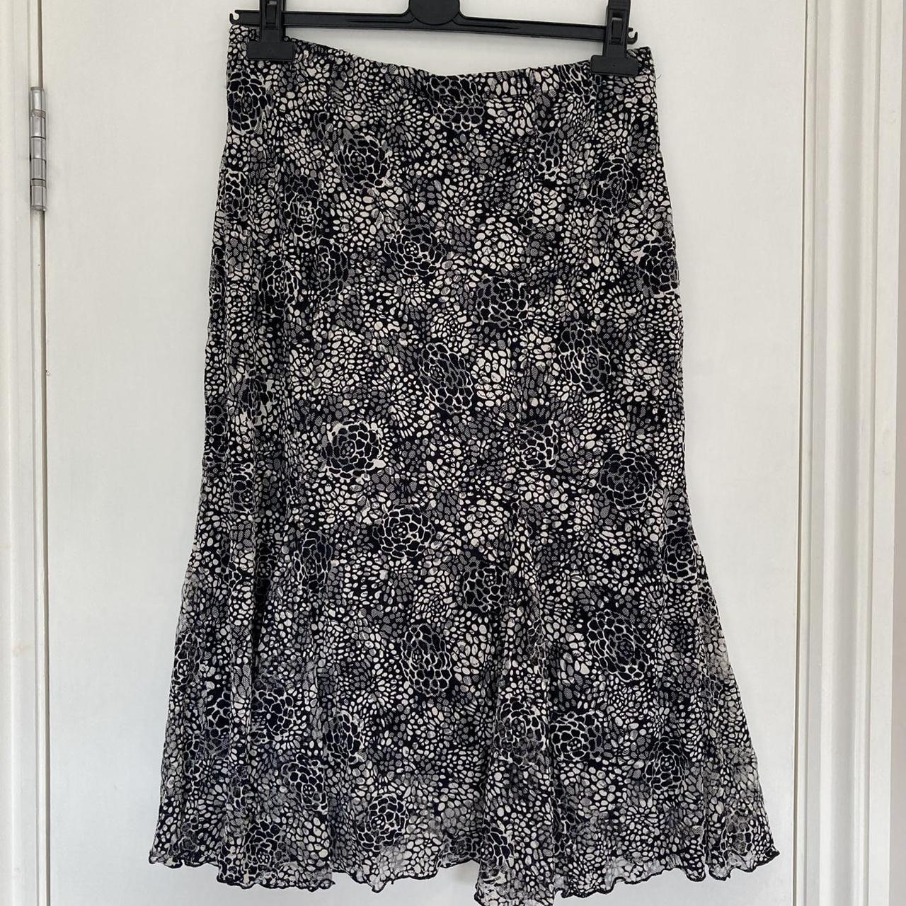 Women's White and Black Skirt | Depop