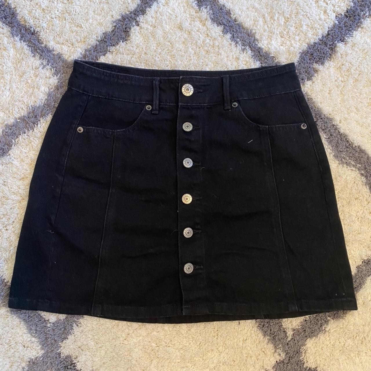 American Eagle Outfitters Women's Black Skirt | Depop