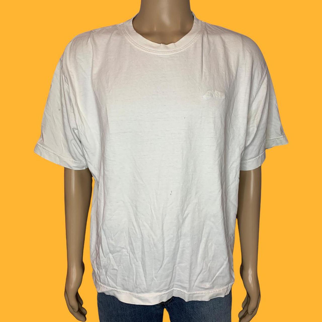 Product Image 1 - Vintage Y2K levis t shirt