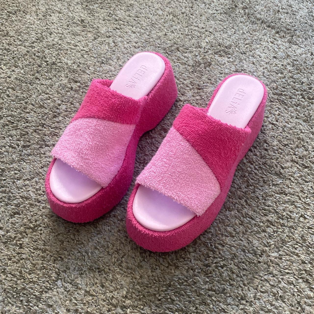 Delia's Women's Pink Sandals | Depop