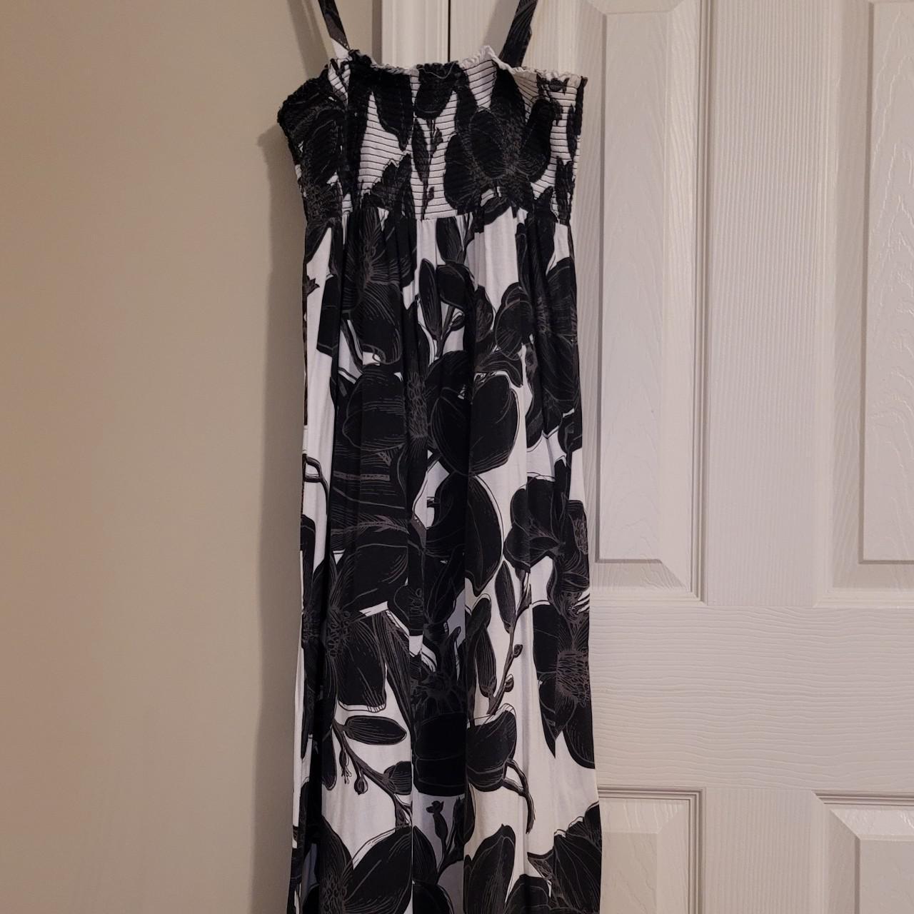 Old Navy Maternity Floral Maxi Dress, M. Black &... - Depop