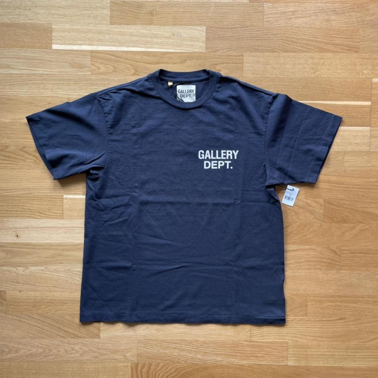 Gallery Dept. Men's Navy and White T-shirt (3)