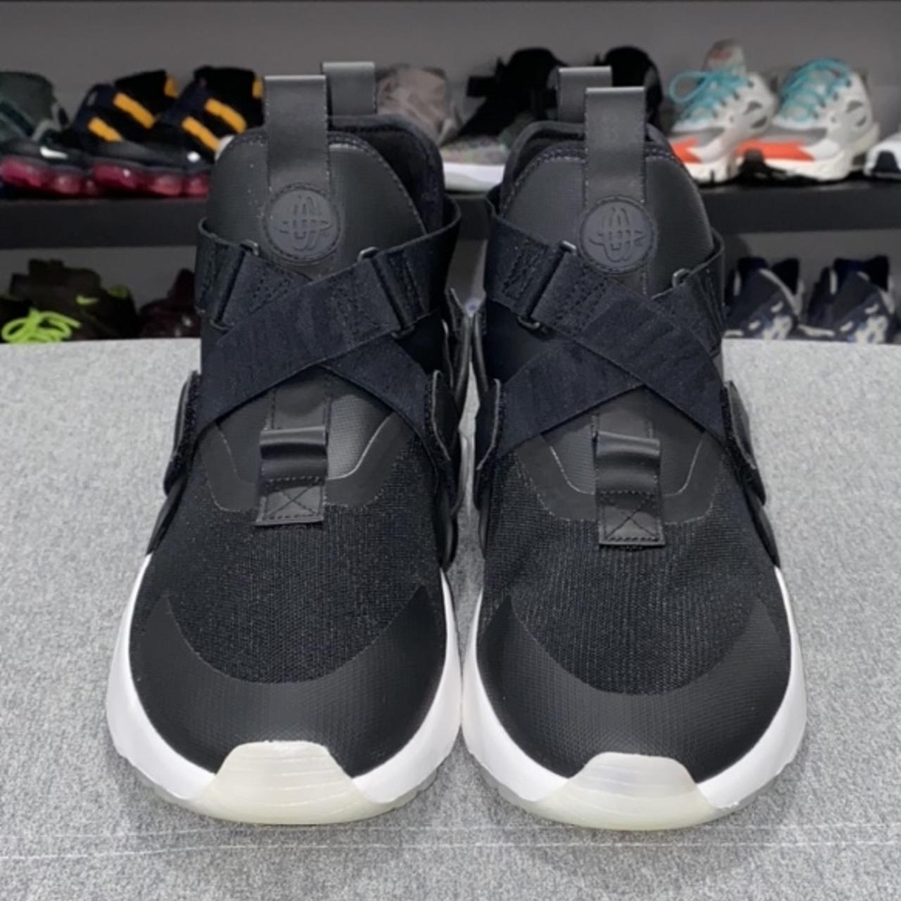 nike huarache city low black