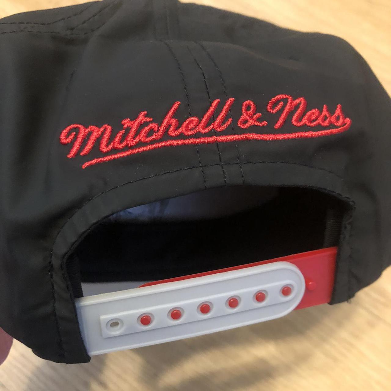 Mitchell & Ness Men's Black and Red Hat (2)