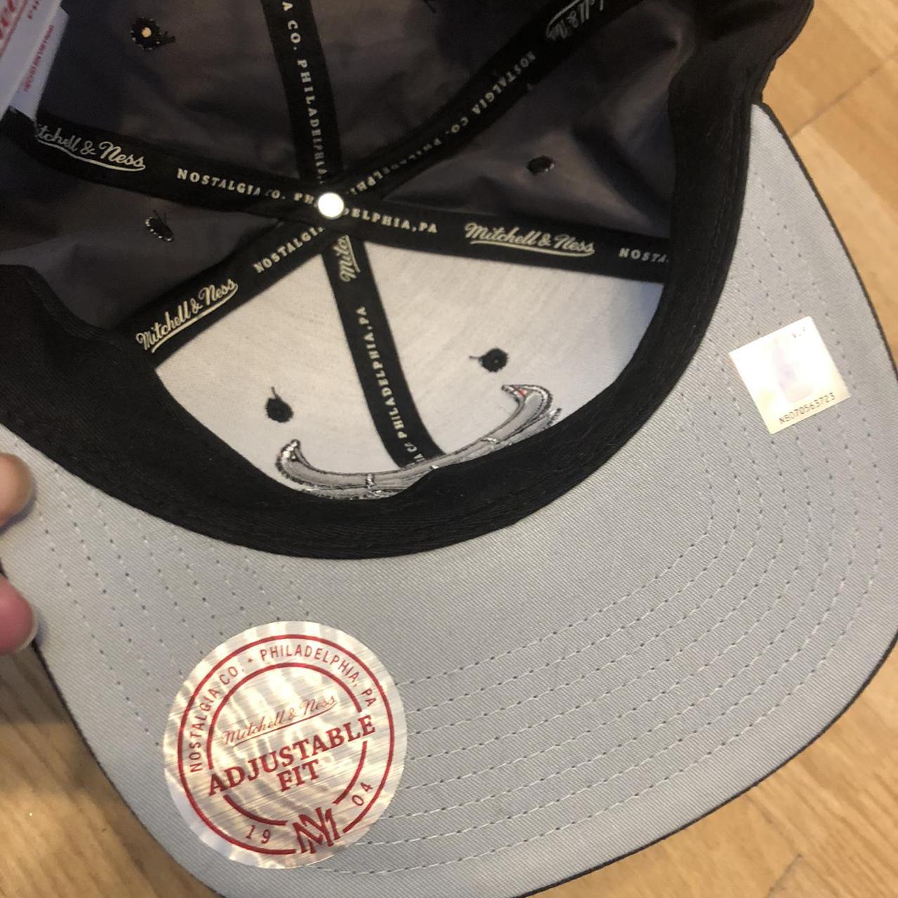 Mitchell & Ness Men's Black and Red Hat (3)