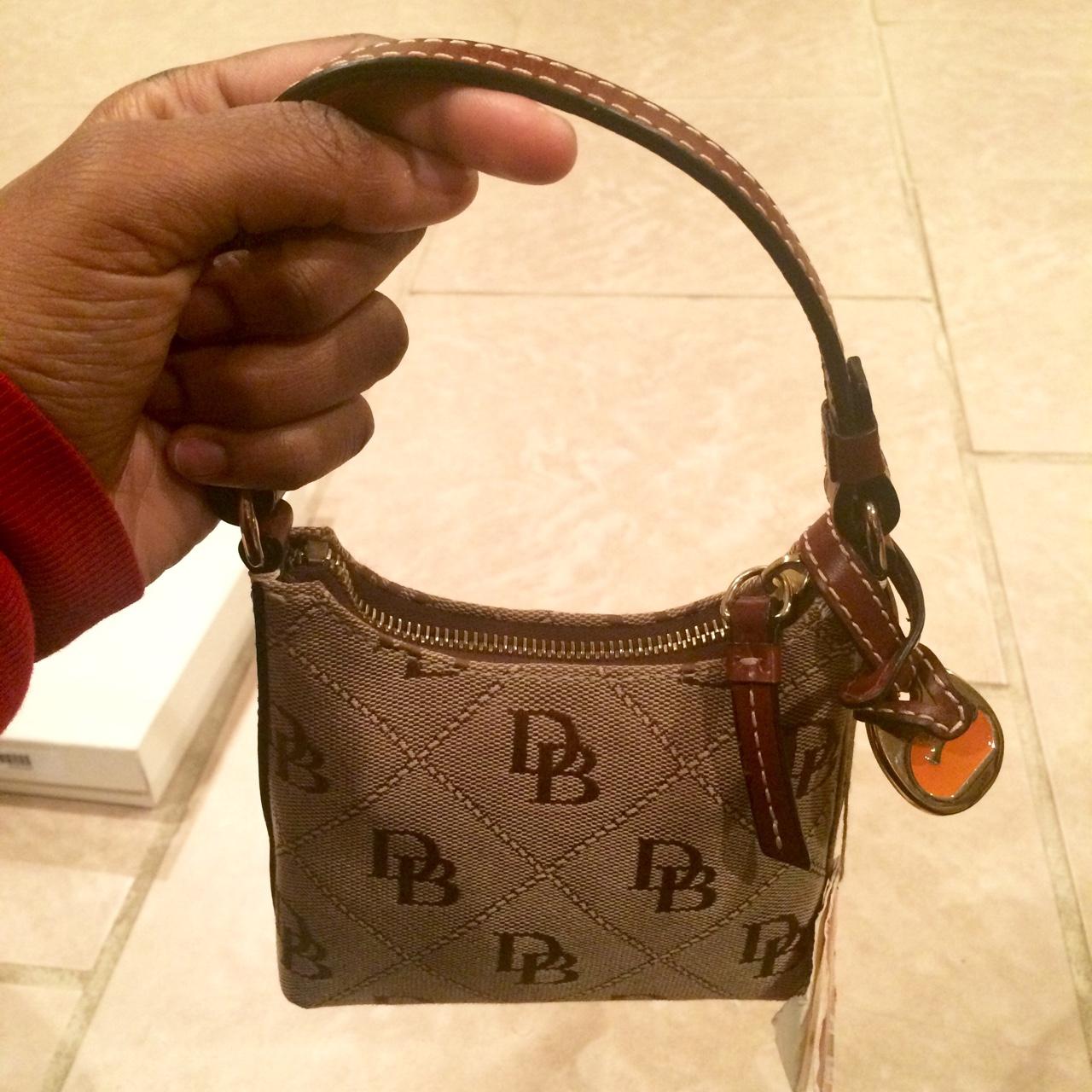 Dooney & best sale bourke bitsy bag