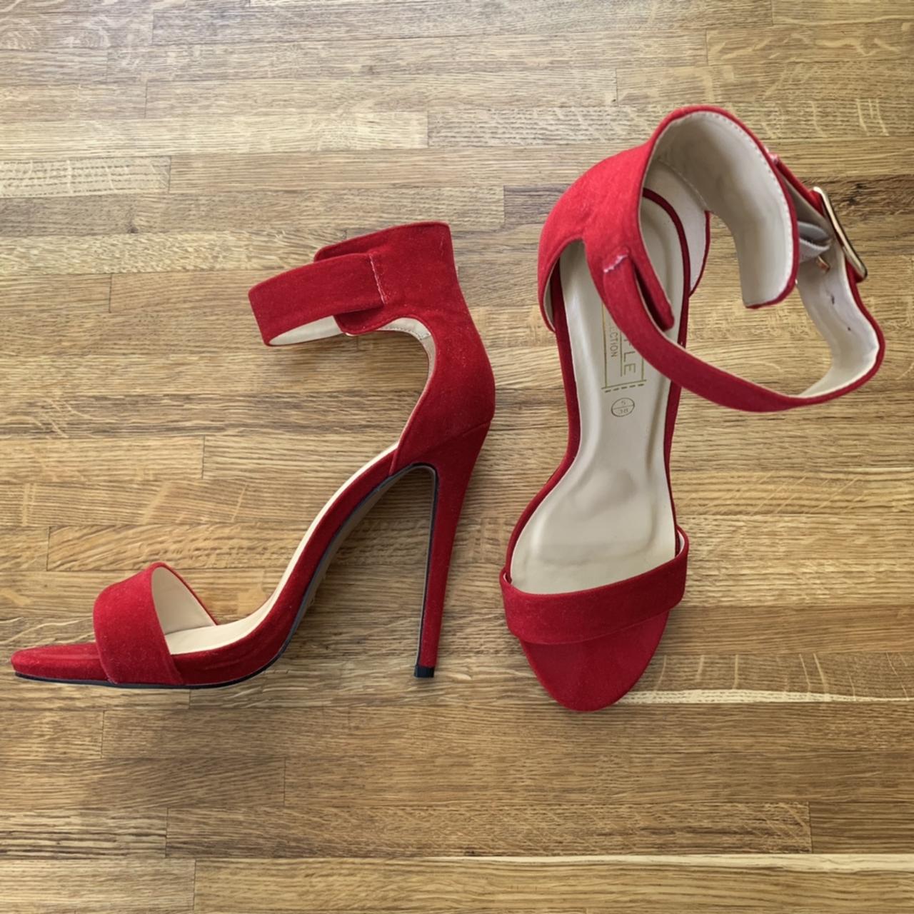 Red heels hot sale size 5