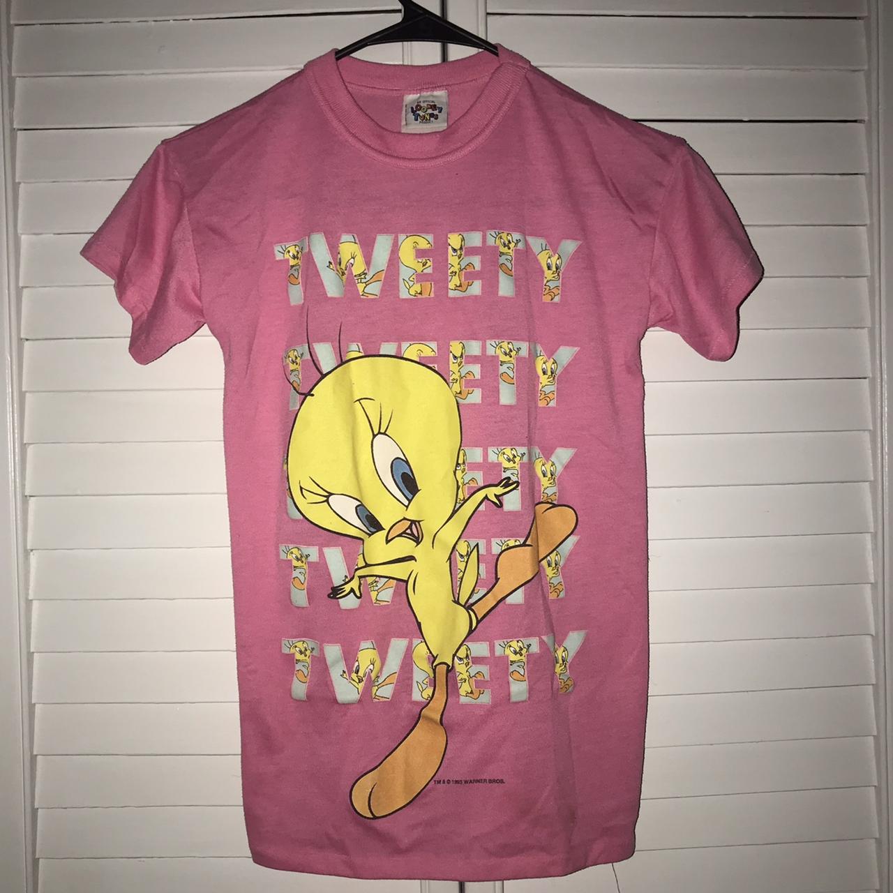 Looney Tunes Women's T-shirt | Depop