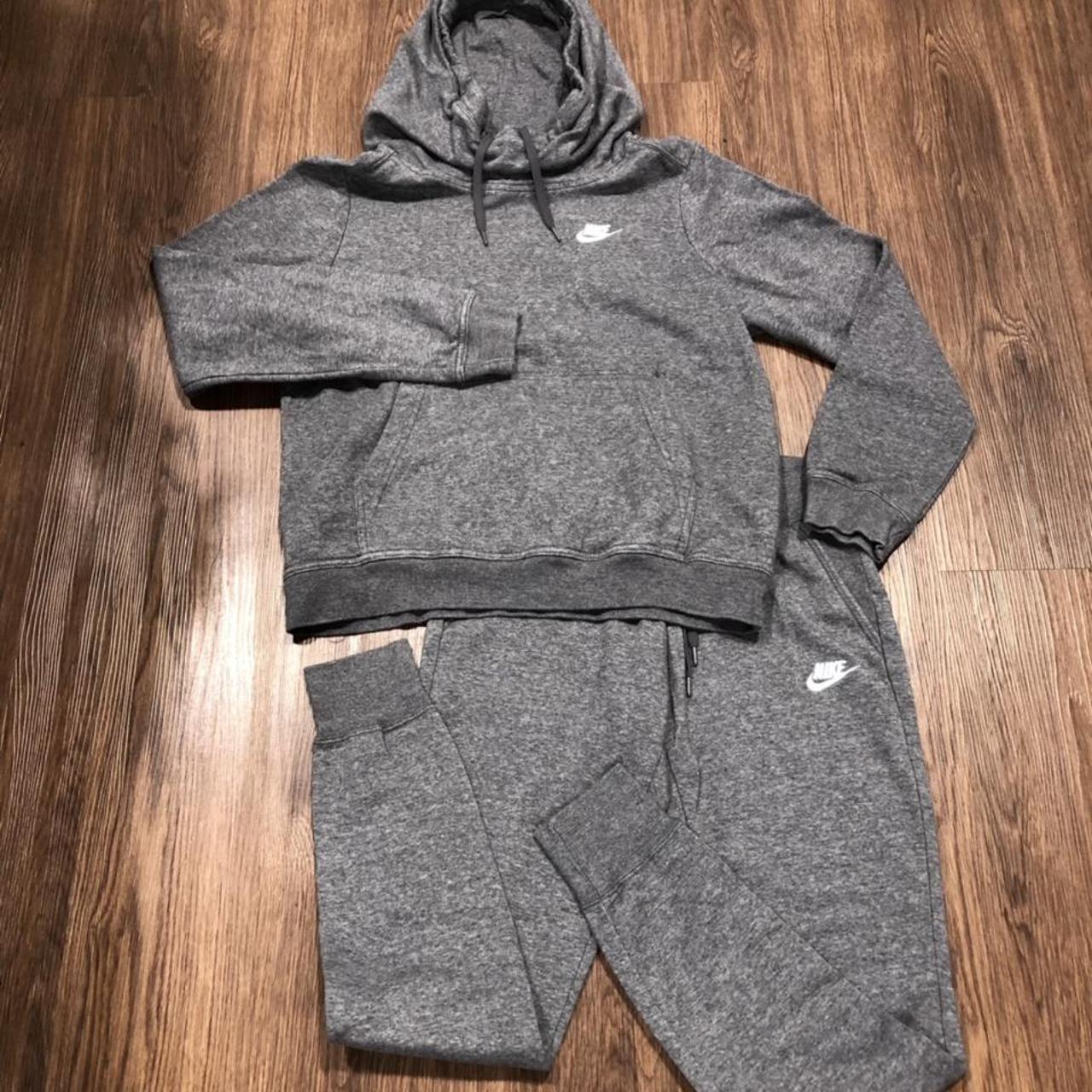 Womens grey nike online sweatsuit