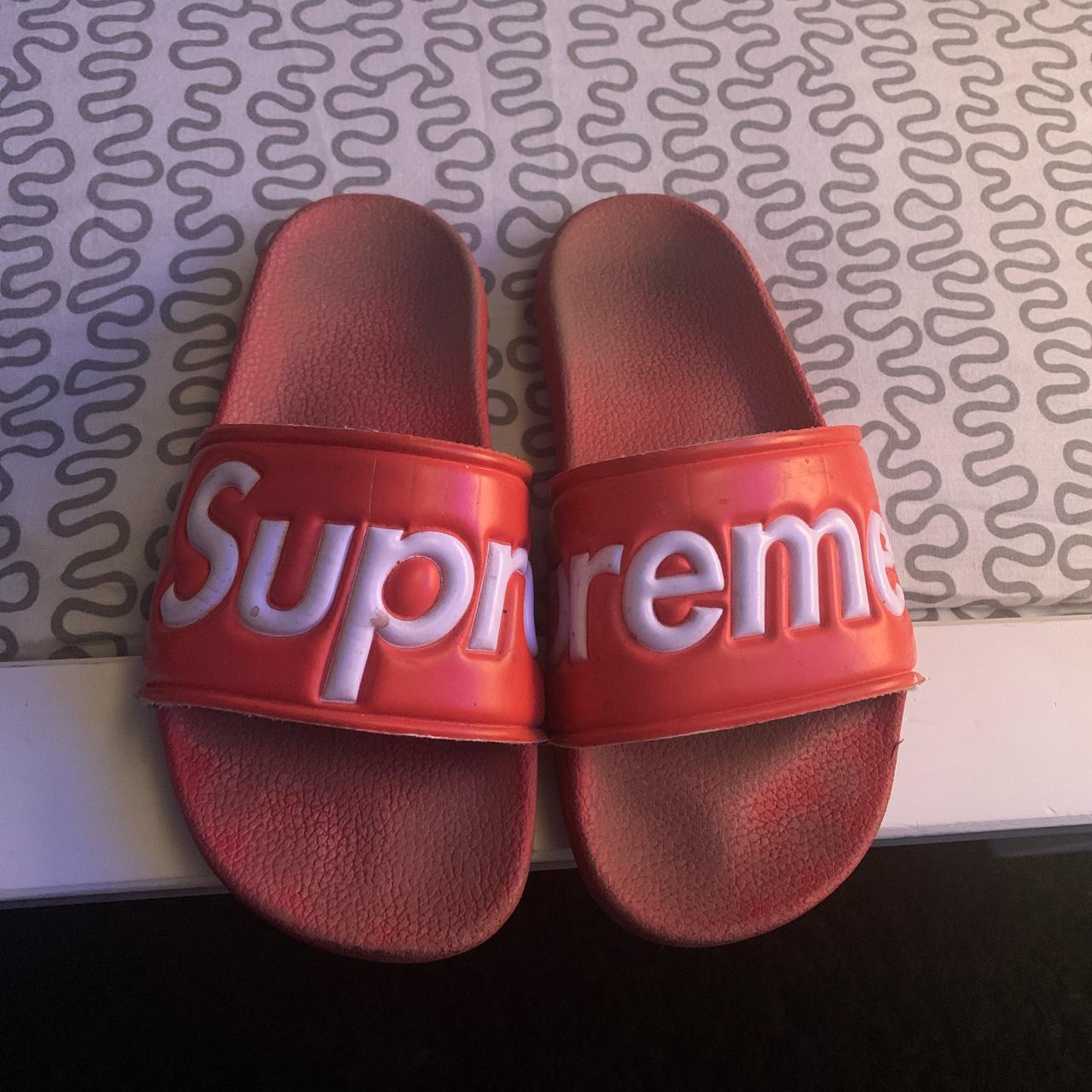 supreme sliders Well worn but will be cleaned... Depop