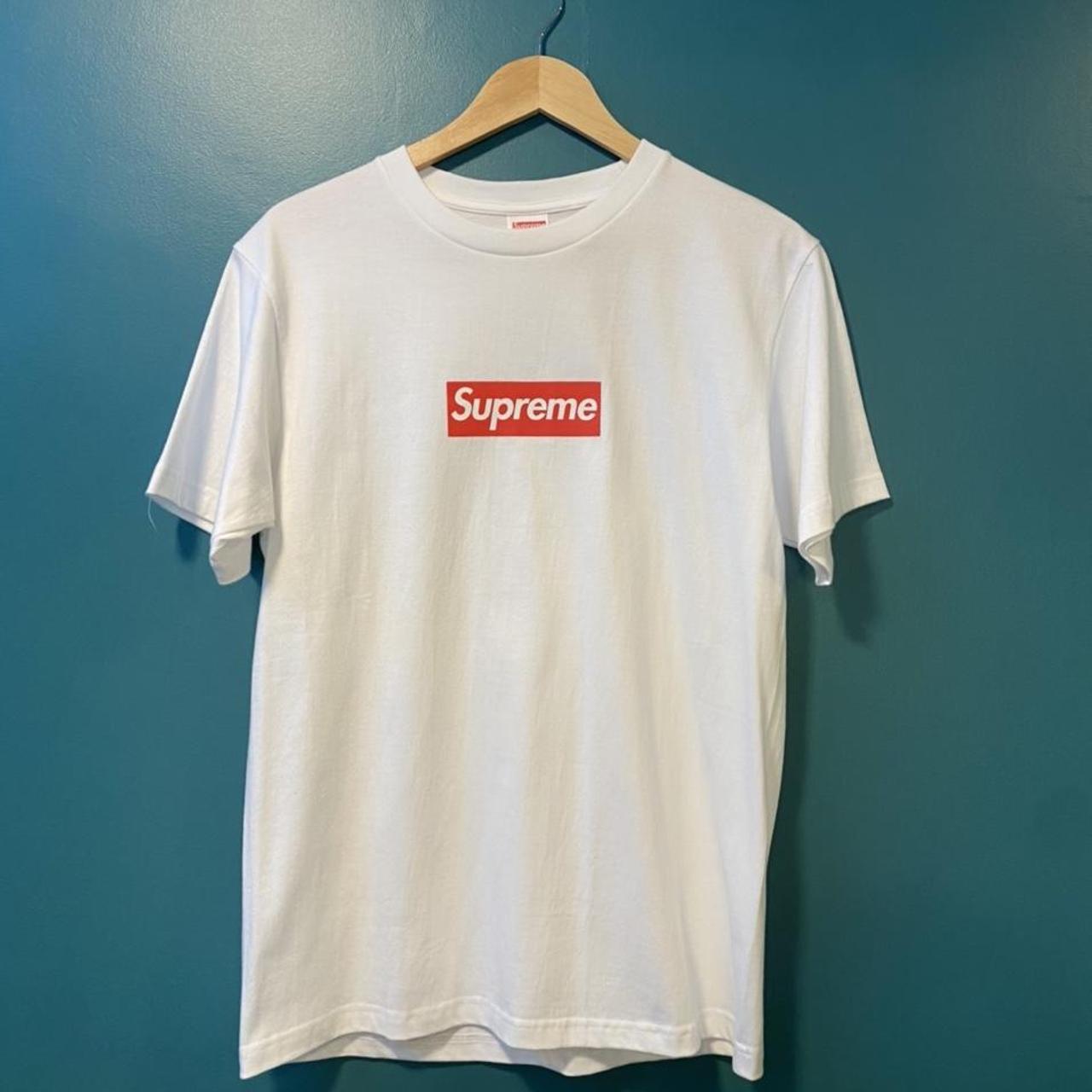 Supreme Men's White and Red T-shirt | Depop