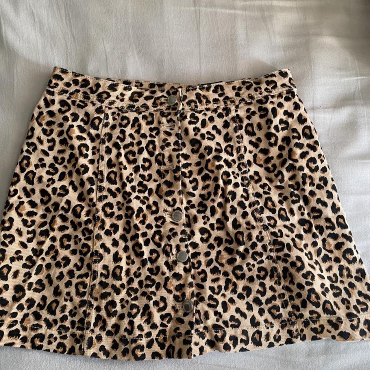 Size 12 H&M leopard skirt 🐆 only worn once! thick... - Depop