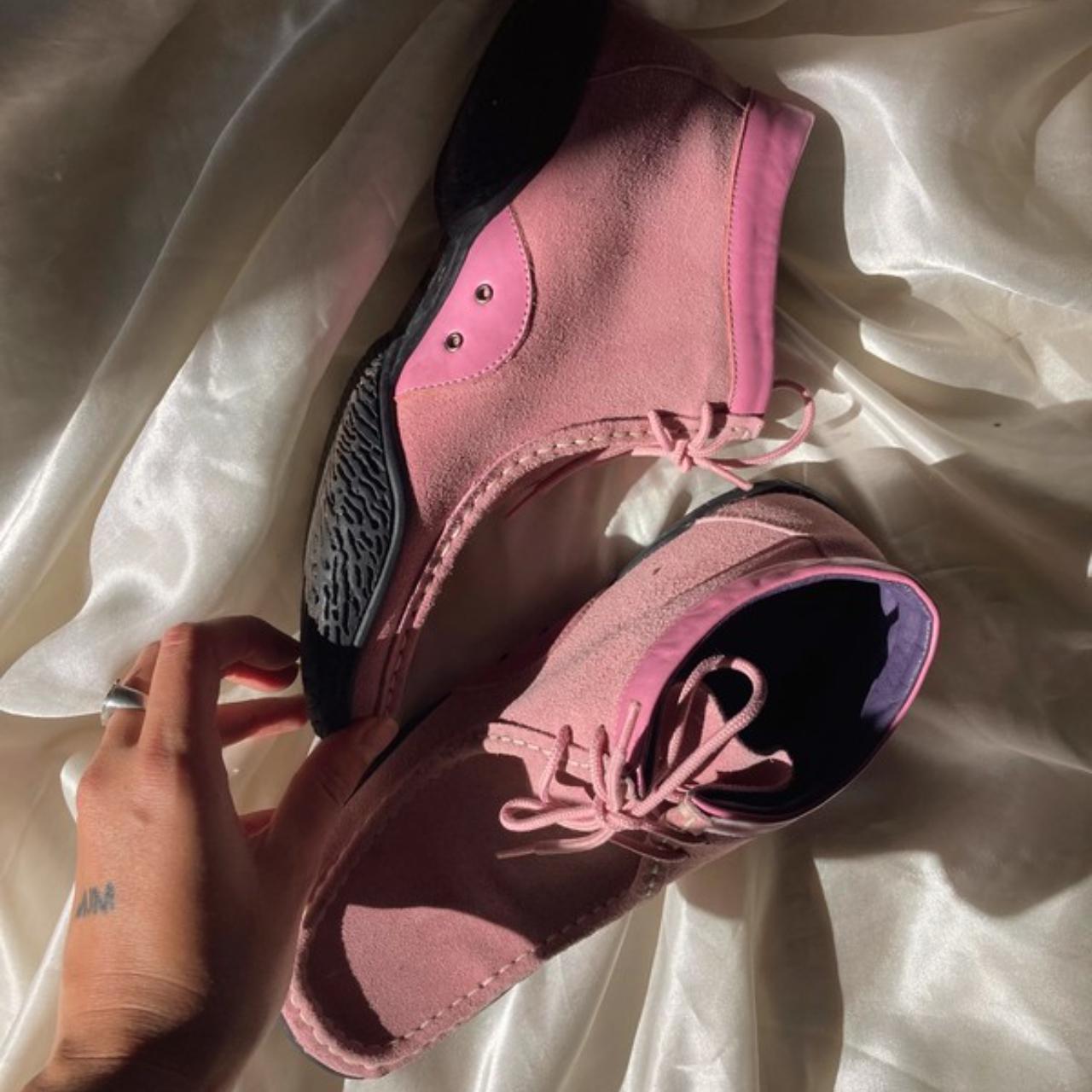 pink wallabees