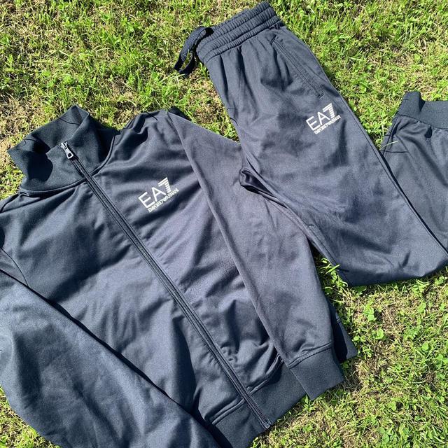 armani tracksuit moletom com capuz