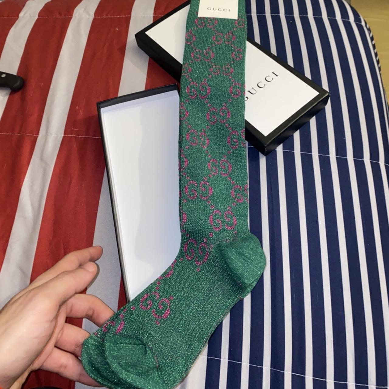 【未使用】GUCCI ウール ソックス 靴下 ボーダー GG柄 ブラウン M GUCCI ソックス GGロゴ 総柄 グッチ 靴下 ベージュ 金銀ラメ