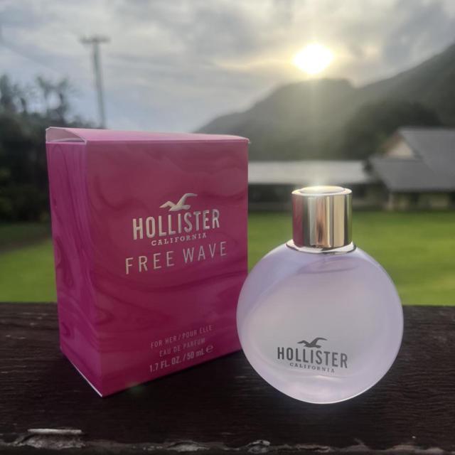 Hollister free 2024 wave perfume