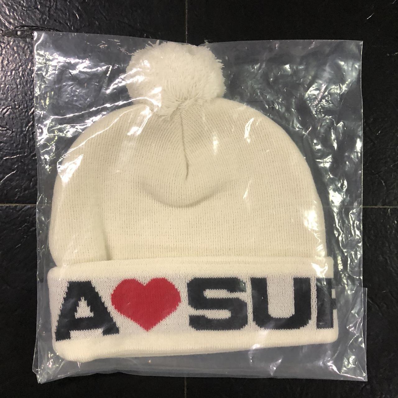 Love store supreme beanie