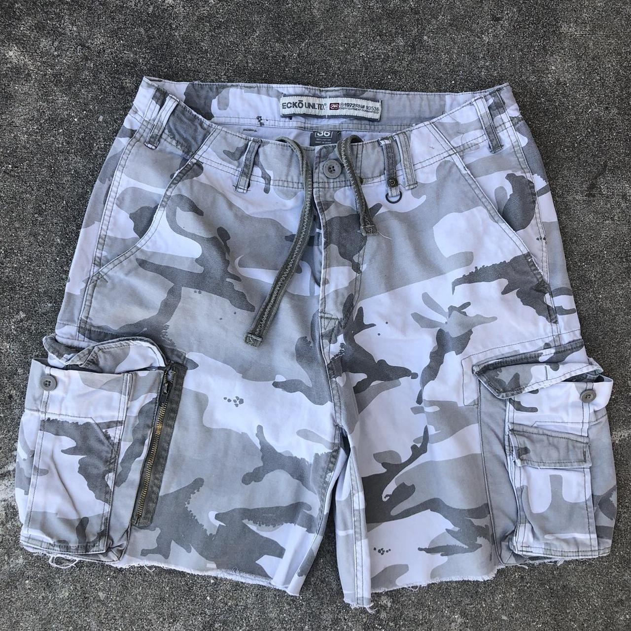 Vintage Ecko baggy white/gray snow camo cargo - Depop