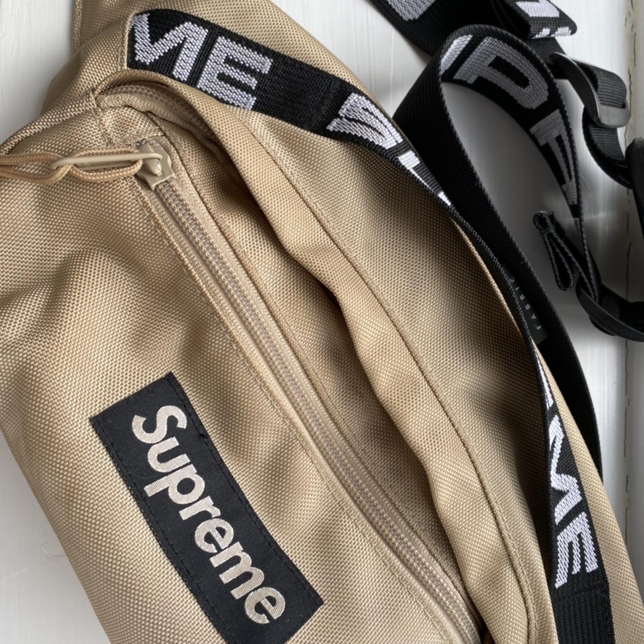 Supreme ボディバッグ ベージュ コーデュラ SUPREME waist bag ss18 tan beige Cordura deadatock. | Depop