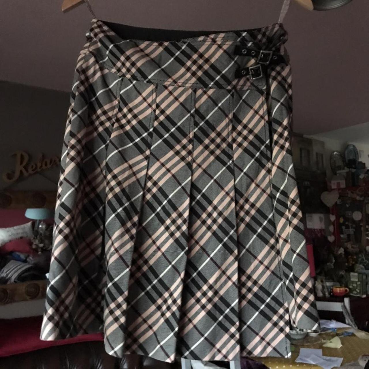 Burberry check hotsell skirt uk