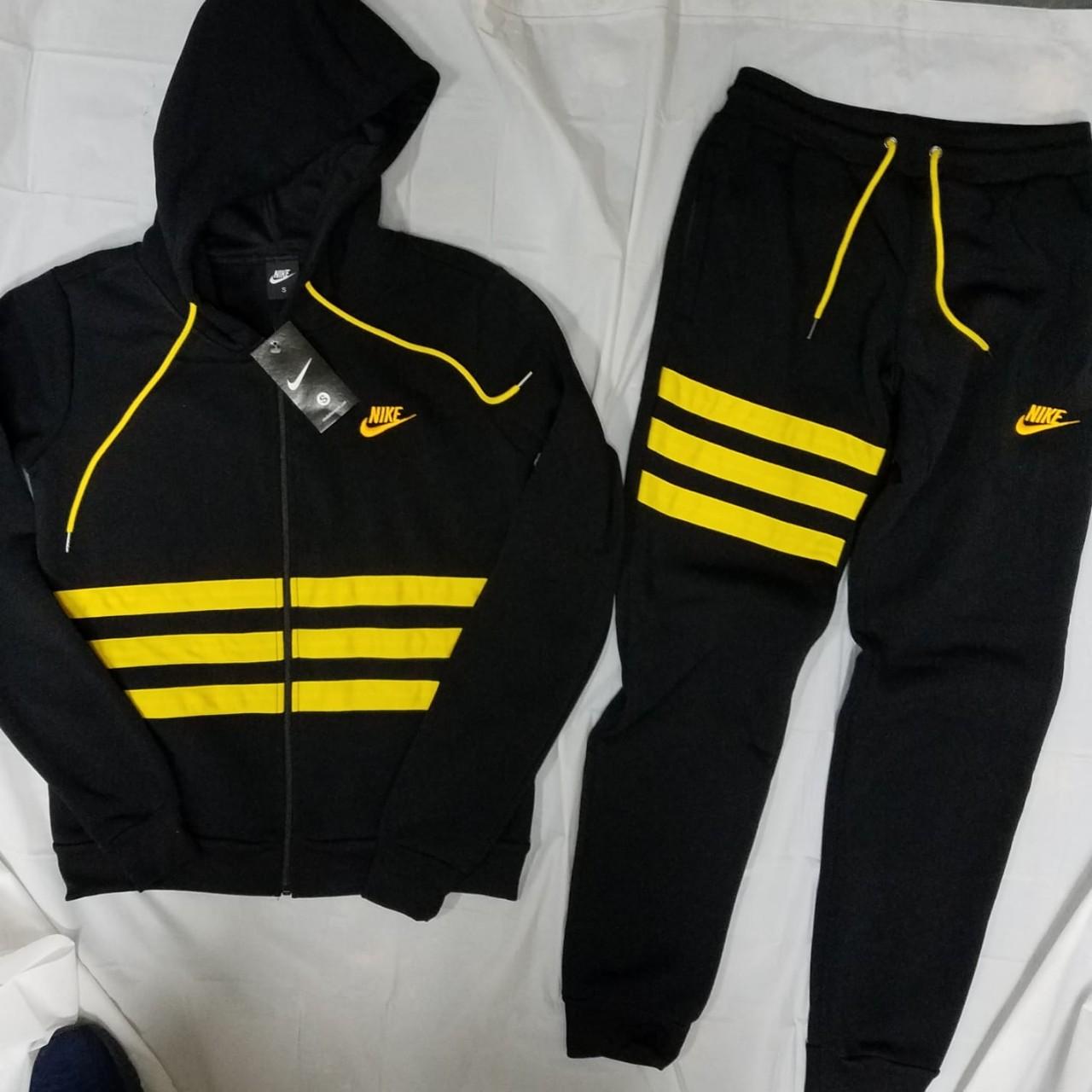 Black and yellow nike jogging suit online